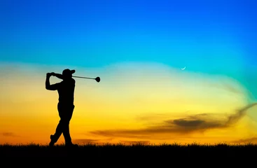 Afwasbaar Fotobehang Golf silhouet golfer golfen tijdens prachtige zonsondergang