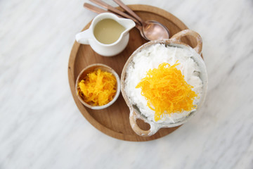 Shaved ice with milk and coconut