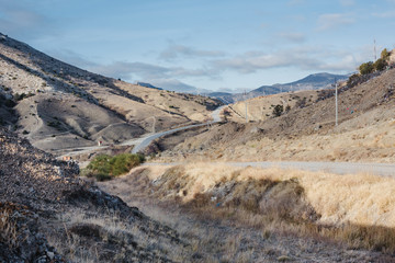 Hügelige Landschaft auf Krim im Dezember