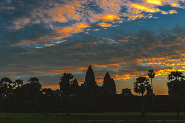 Obraz premium Sunrise at Angkor Wat Temple. Twillings time. Cambodia