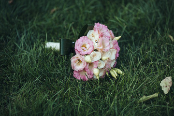 Obraz na płótnie Canvas Wedding. The bride's bouquet. Wedding bouquet of white and pink
