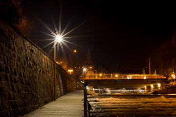 Freiburg Dreisam Uferweg bei Nacht