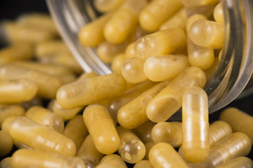 Cannabis extraction capsules infused with shatter and cbd (marij