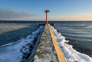 Latarnia w Porcie morskim Jastarnia zatoka Pucka Bałtyk
