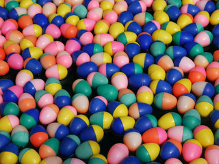 Fototapeta na wymiar Colorful plastic eggs