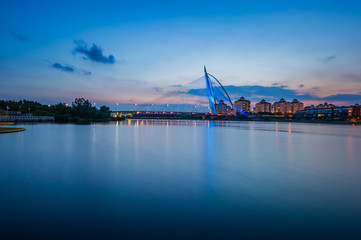 Seri Wawasan Bridge the Rainbow Bridge in blue and wind angle