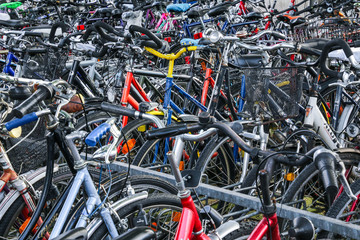Fototapeta na wymiar Fahrradparkplatz
