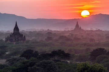 Sunrise on Bagan pagoda