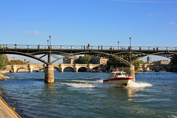 Passerelle des Arts sur la Seine à Paris, France