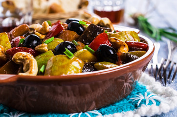 Steamed vegetables with olives