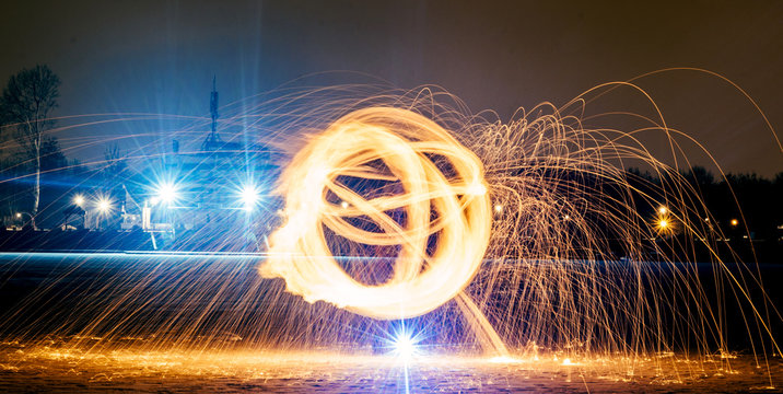 Long exposure photography with the fire ball at night