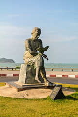 Samila Beach is an icon of the city of Songkhla, famous symbol is a golden statue of a mermaid. 