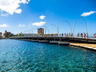 Zugbrücke zwischen den Stadtteieln Punda und Otrabanda, Willemstad, Curacao, kleine Antillen, ehemalige niederländische Antillen, Karibik