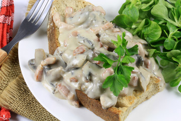 tartine aux champignons