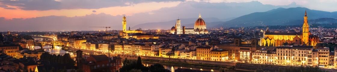 Fototapeta na wymiar Evening panorama of Florence city skyline