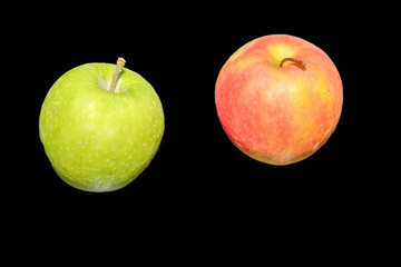 Rot und Grüner Apfel auf Hintergrund im Panorama - Format