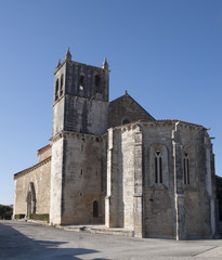 Fototapeta na wymiar medieval church in praia da areia branca, portugal