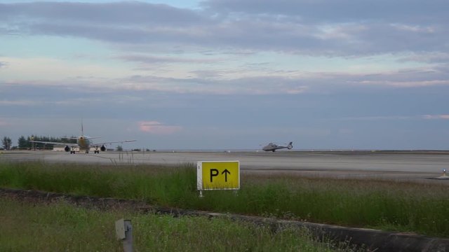 Thailland. Phuket international Airport. Airfield. Panorama