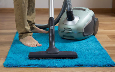 cleaning carpet with cleaner