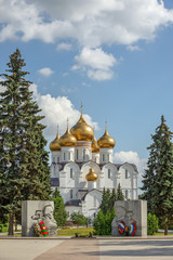 Fototapeta na wymiar Orthodox cathedral and war memorial in Yaroslavl. Russia