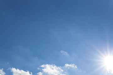 Obraz premium Sunshine on blue sky