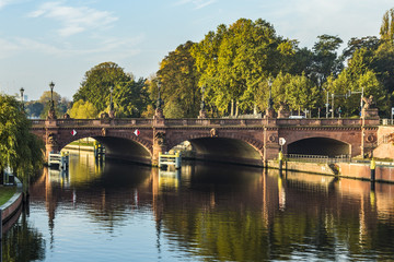 Fototapeta premium view to historic sandstone Moltke Bridge in Berlin