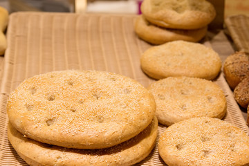 pita bread on the shelves