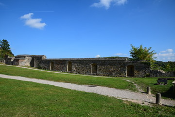 Fototapeta na wymiar château de moulin engilbert 