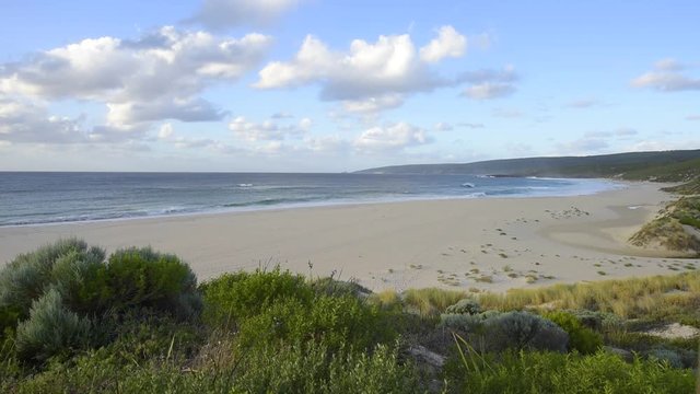 Menschenleerer Strand am indischen Ozean, Smiths Beach, Yallingup, Naturaliste, Westaustralien, Australien