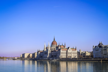 Naklejka na ściany i meble Budapest parliament building