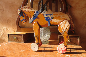 caballo de juguete antiguo