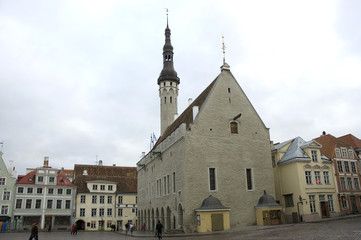 Fototapeta na wymiar Tower and old building in Tallinn
