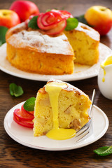 apple pie with vanilla cream.