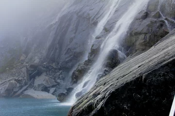 Tapeten Geheimzinnige waterval © atleetalie