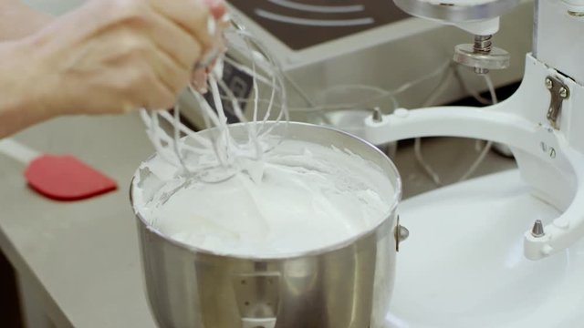 The end of preparation of whipped cream
