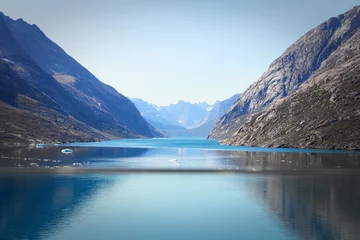 Crédence de cuisine en verre imprimé Glaciers Reflectie in een fjord