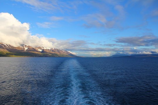 Wake view in a Icelandic Fjord