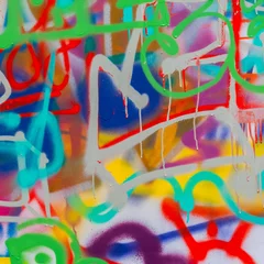 Papier Peint photo Graffiti Gros plan de beaux graffitis d& 39 art de rue. Couleurs de mode de dessin créatif abstrait sur le mur de la ville. Culture moderne urbaine