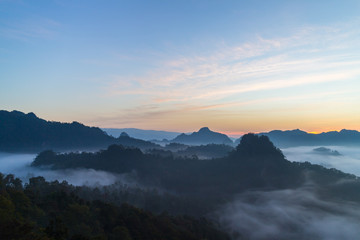 Obraz premium mountains in morning clounds in Mae Hong Son 13