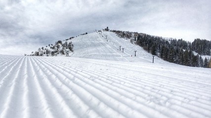 pista da sci pronta per divertirsi