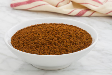 ground cinnamon