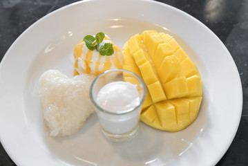 Mango with sticky rice