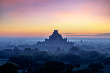 Scenic sunrise above bagan in Myanmar Bagan is an ancient city with thousands of historic buddhist - obrazy, fototapety, plakaty
