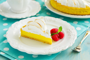lemon pie with meringue