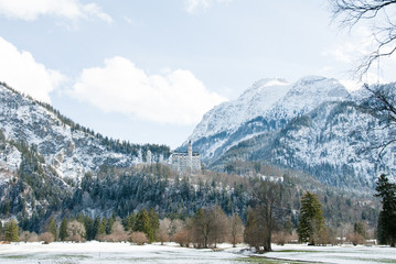 コロマン通りから見るノイシュバンシュタイン城（ドイツ）
