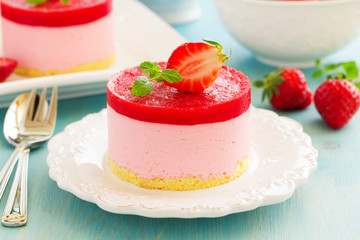 Strawberry cake with berry jelly.