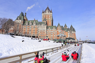Fototapeta premium Quebec City zimą, tradycyjne zejście ze zjeżdżalni, Kanada