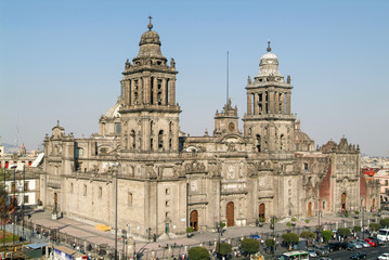 Fototapeta na wymiar Metropolitana cathedral on Zocalo square at Mexico City