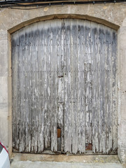 Altes marode Holztor