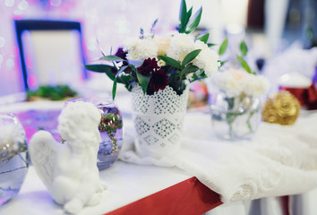 Tender floristic composition from white flowers